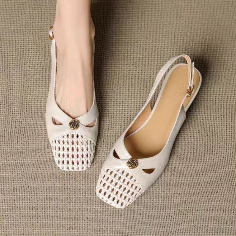 Sandals - Sandalias de punta cerrada de estilo