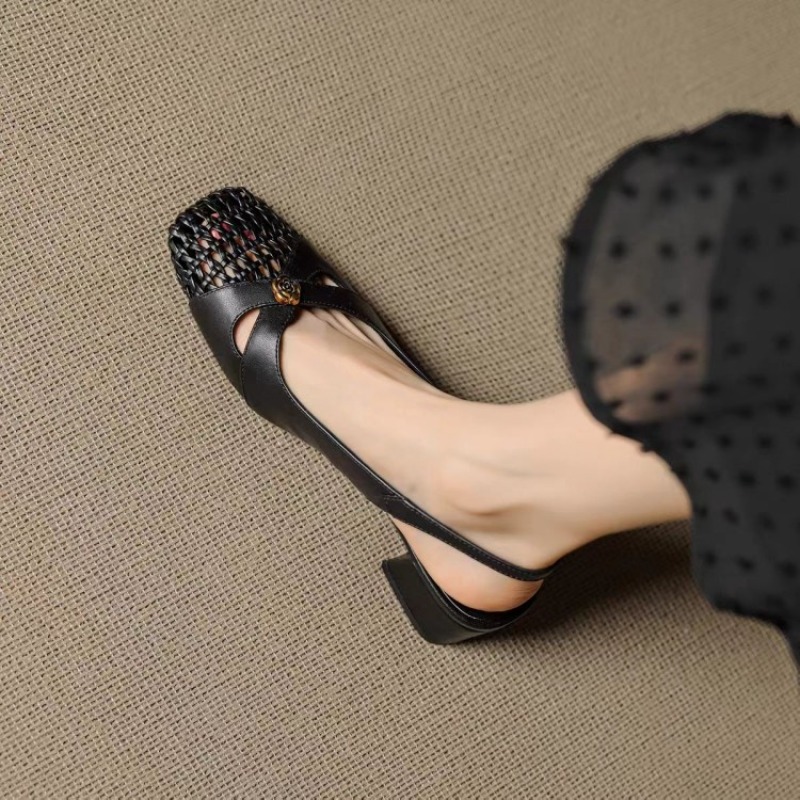 Sandalias de punta cerrada de  - Sandals reseña y precio